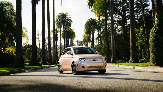 Siticar of dreams: special versions of Fiat 500e fall in love at first sight