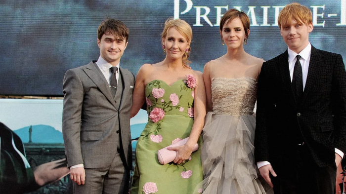 J.K. Rowling: her latest positions on transidentity will cost her dearly