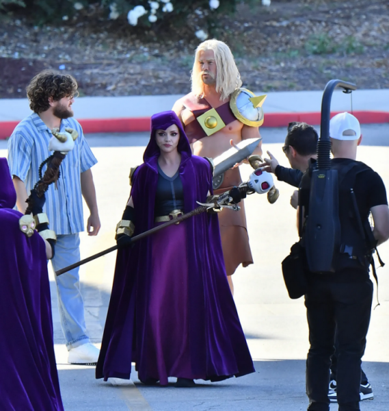 Thor 5: no, Chris Hemsworth is not on the set of the Marvel film in these images