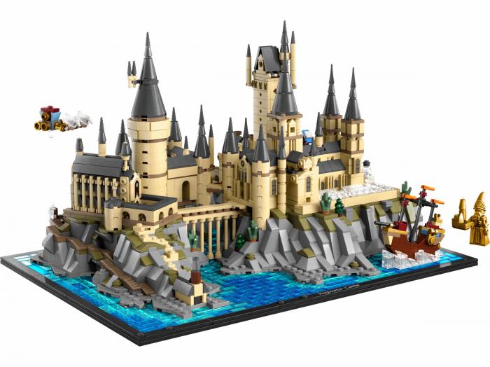 LEGO Harry Potter: build Hogwarts Castle and Grounds