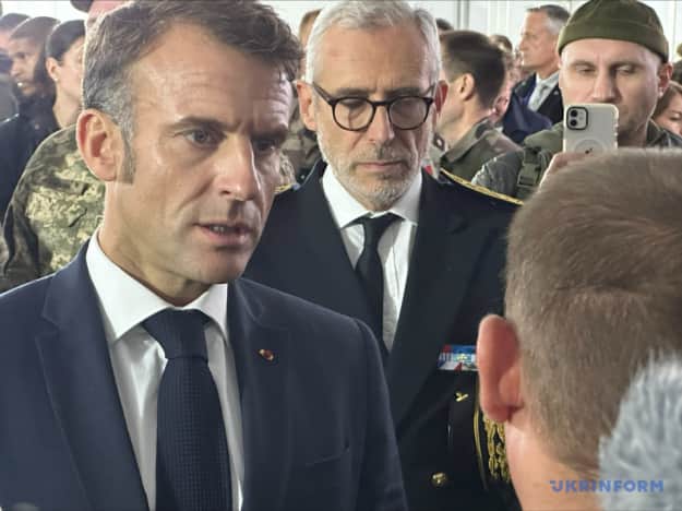 Macron is aligned with Ukrainian fighters