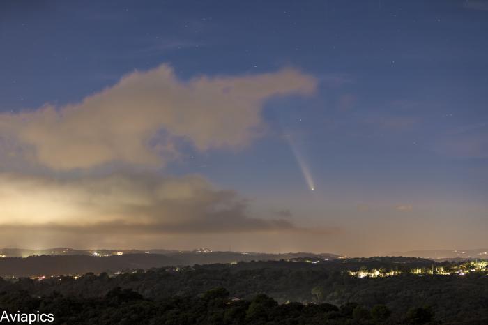 Comet Tsuchinshan-Atlas: start cover the 14 most beautiful photos of the comet of the century