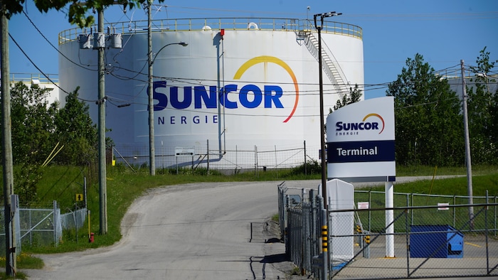 Suncor produced 808,000 barrels per day in the fourth quarter. th quarter of 2023