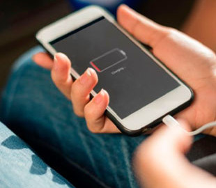 Named 3 mistakes when charging your phone that can damage your battery